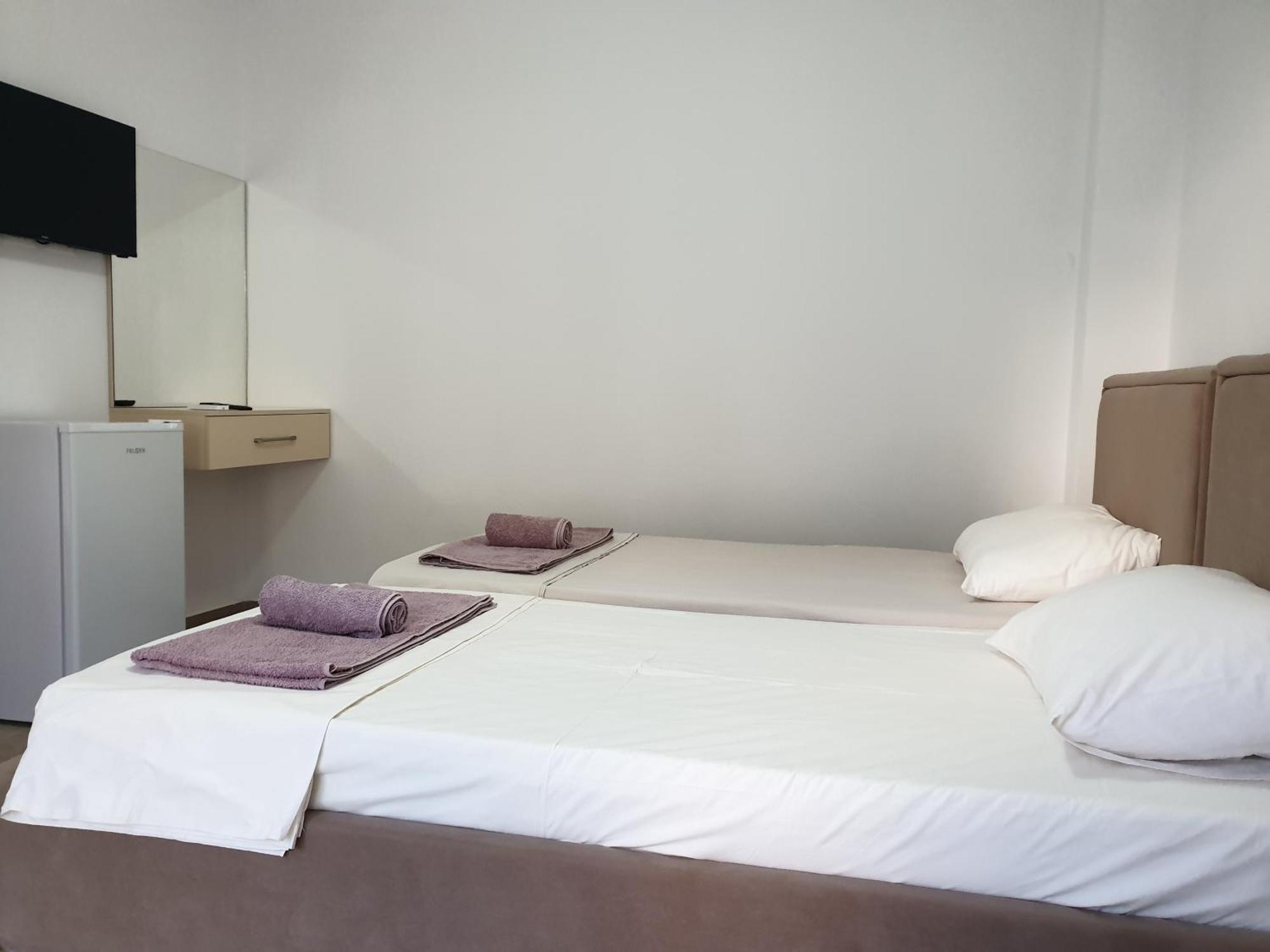 Rooms By George Dhërmi Eksteriør bilde